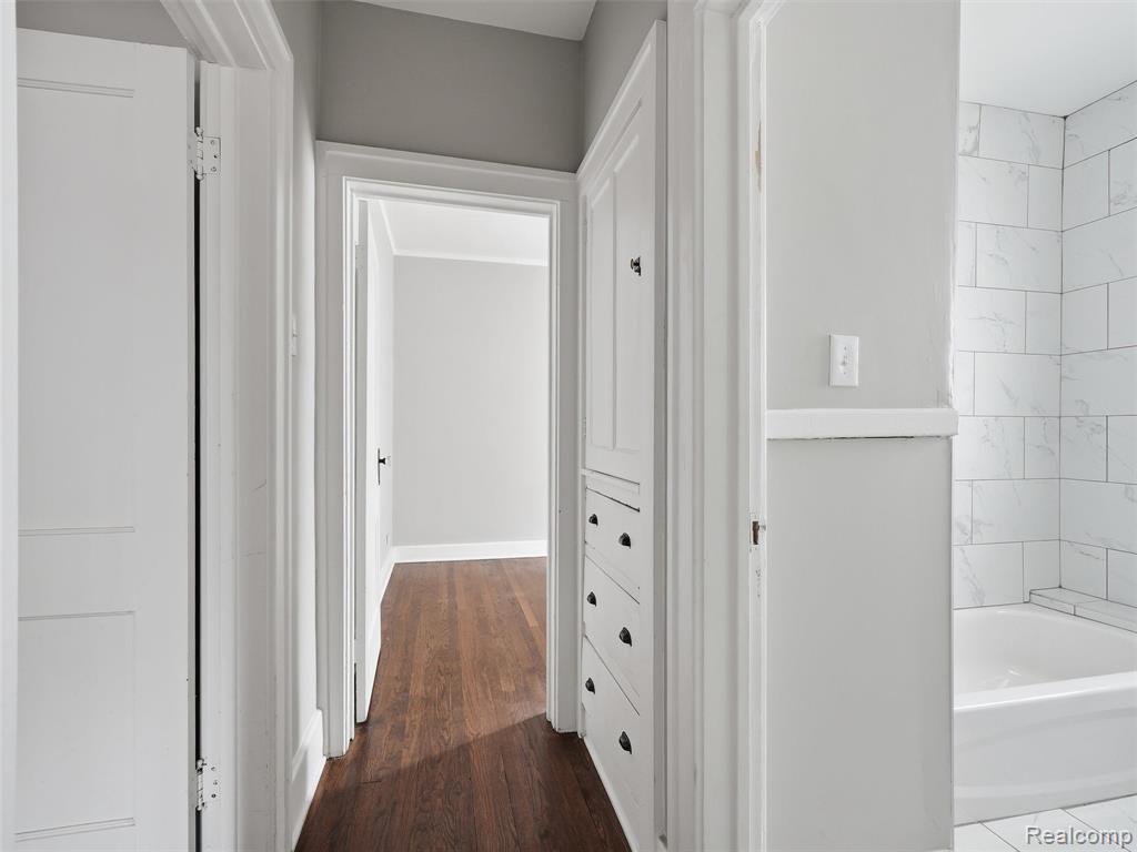 1123 Wayburn Street, Grosse Pointe, MI 48230 — Photo 14