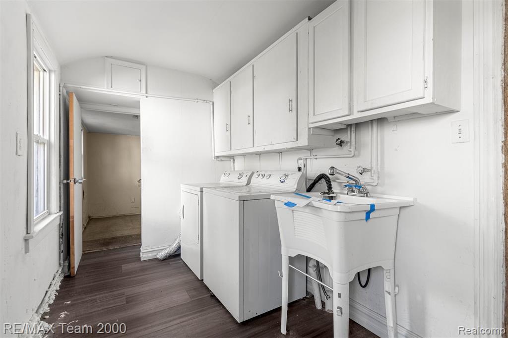 533 E Milton Avenue, Hazel Park, MI 48030 — Photo 16