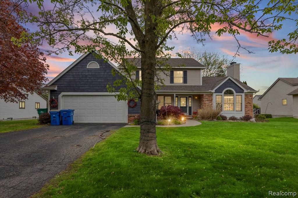 7694 Woodside Place, Waterford, MI 48327 — front exterior