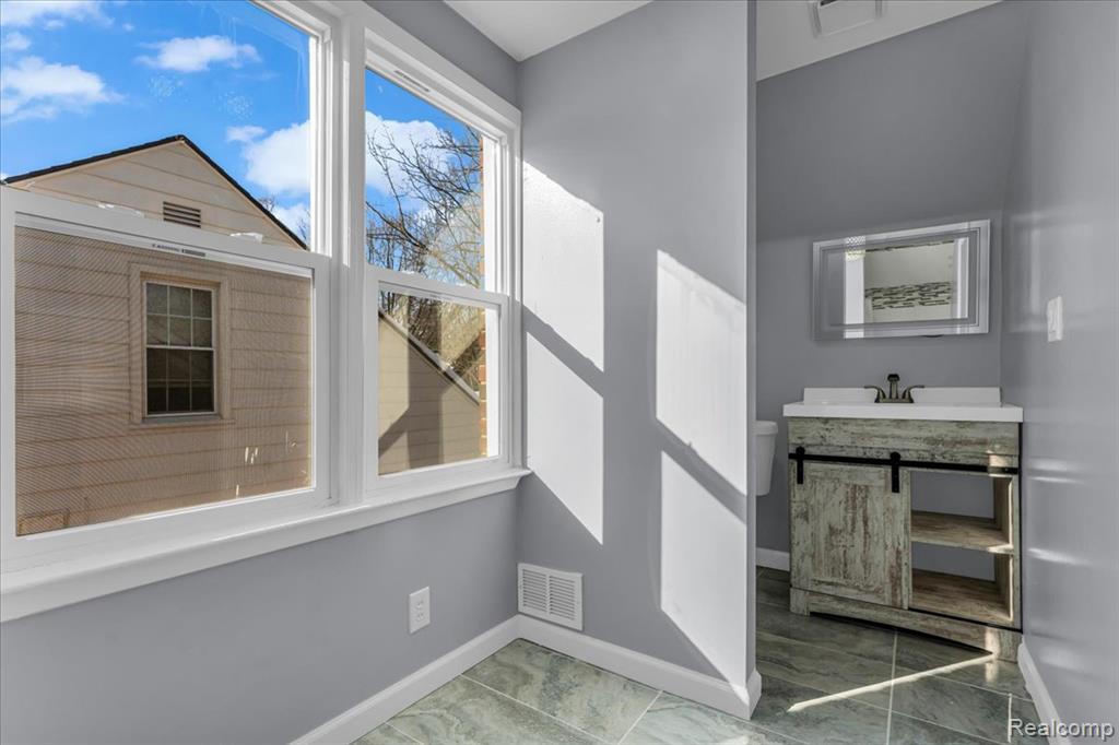 11873 Roxbury Street, Detroit, MI 48224 — Photo 22