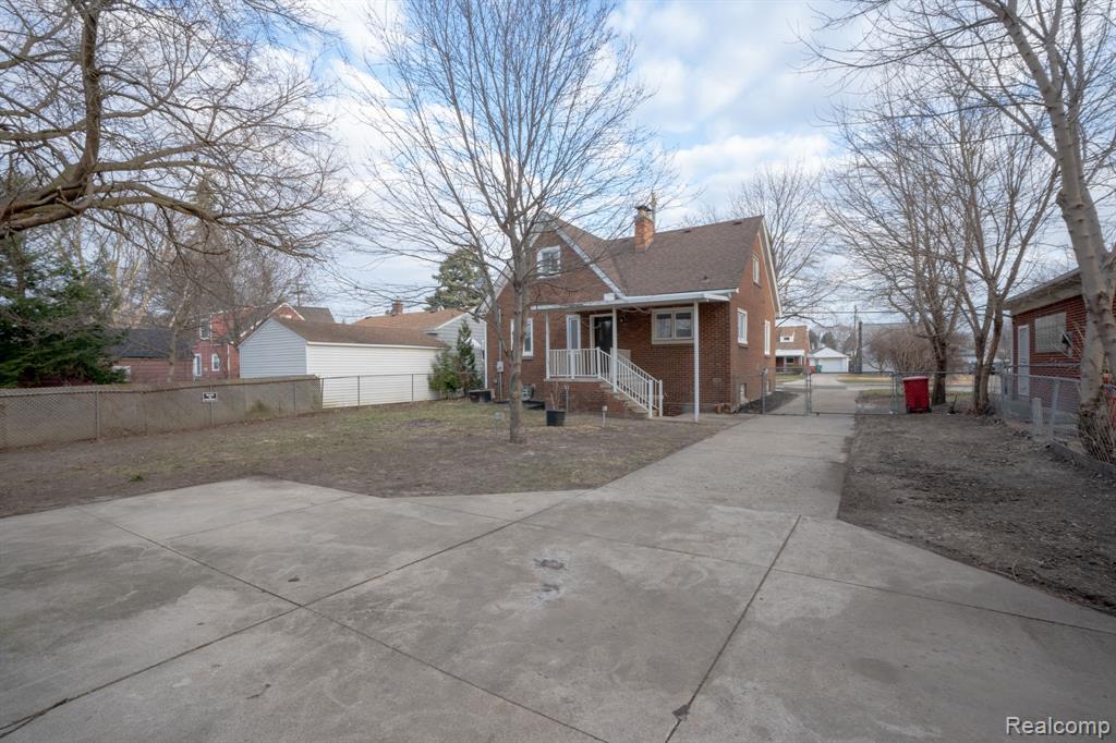 16022 Stephens Drive, Eastpointe, MI 48021 — Photo 2