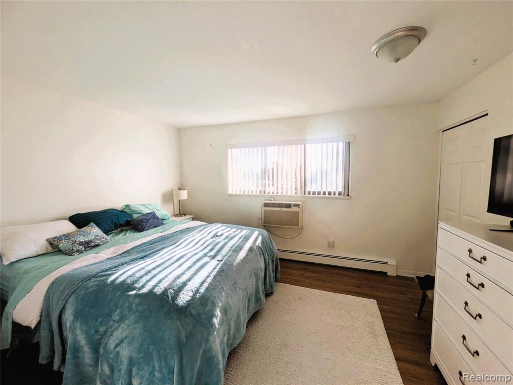 995 N Cass Lake Road, 218, Waterford, MI 48328 — Photo 9