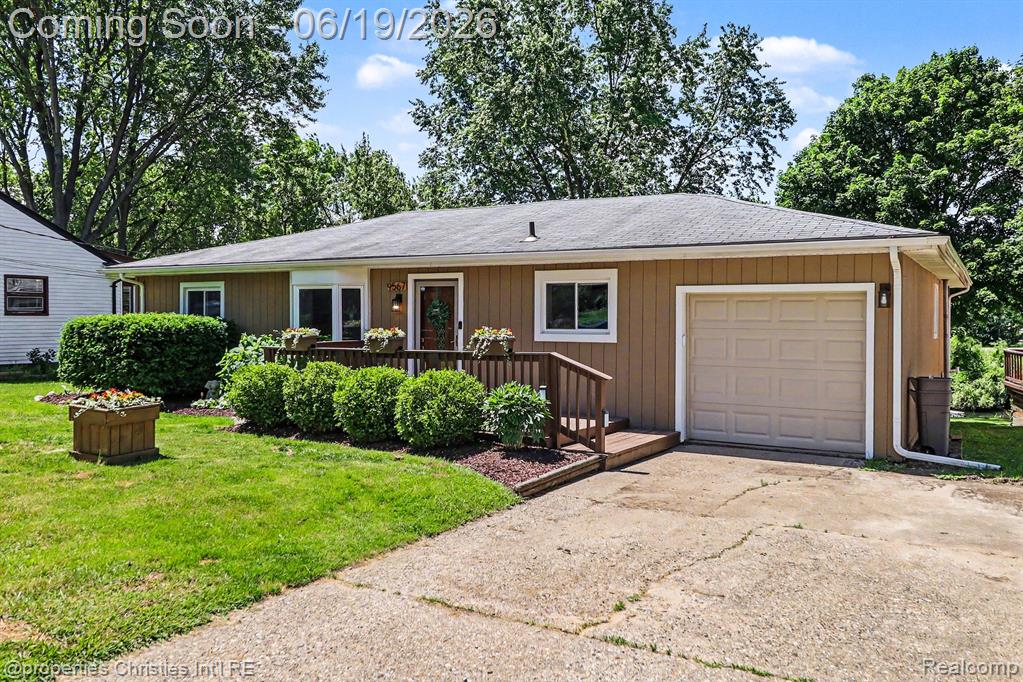 9567 Susin Lane, Clarkston, MI 48348 — Photo 36