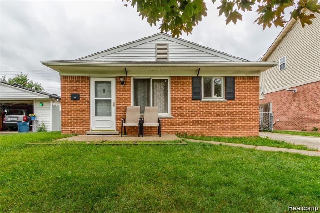 8045 N SILVERY Lane, Dearborn Heights, MI 48127 — front exterior