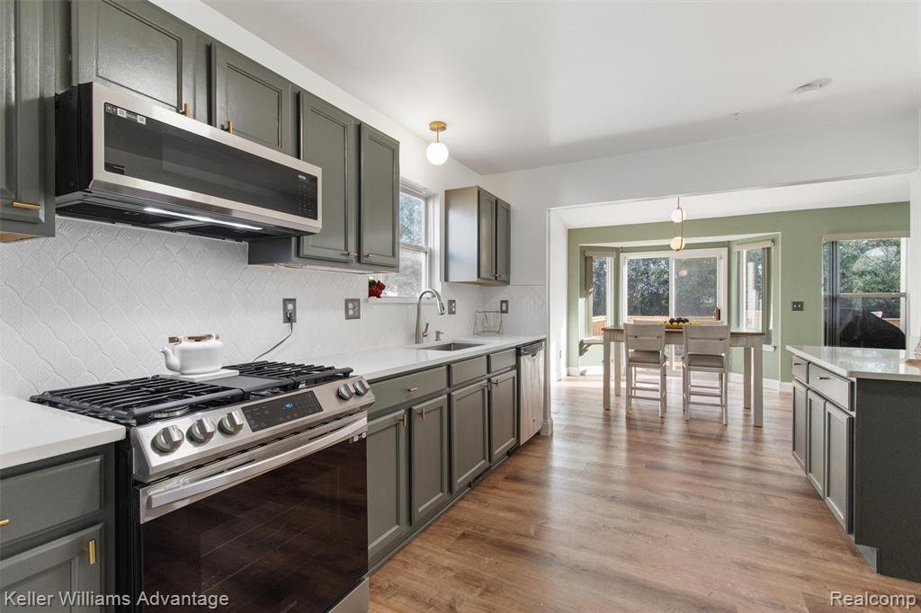 651 Woodhaven Drive, 57, Commerce Twp, MI 48390 — Photo 16