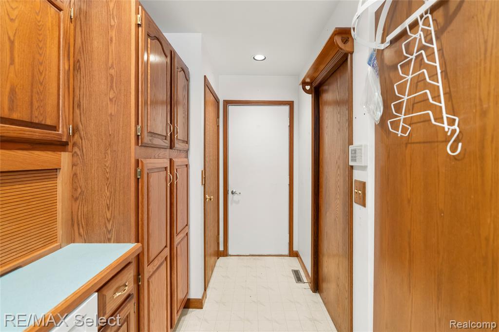 9307 Hill Road, Swartz Creek, MI 48473 — Photo 4