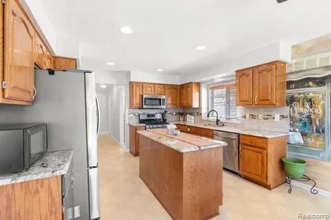 54774 Ashley Lauren Drive, Macomb, MI 48042 — Photo 11