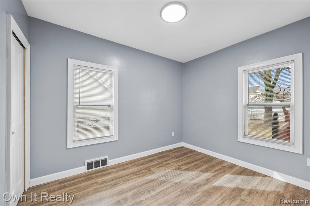 7335 Maple Street, Dearborn, MI 48126 — Photo 14