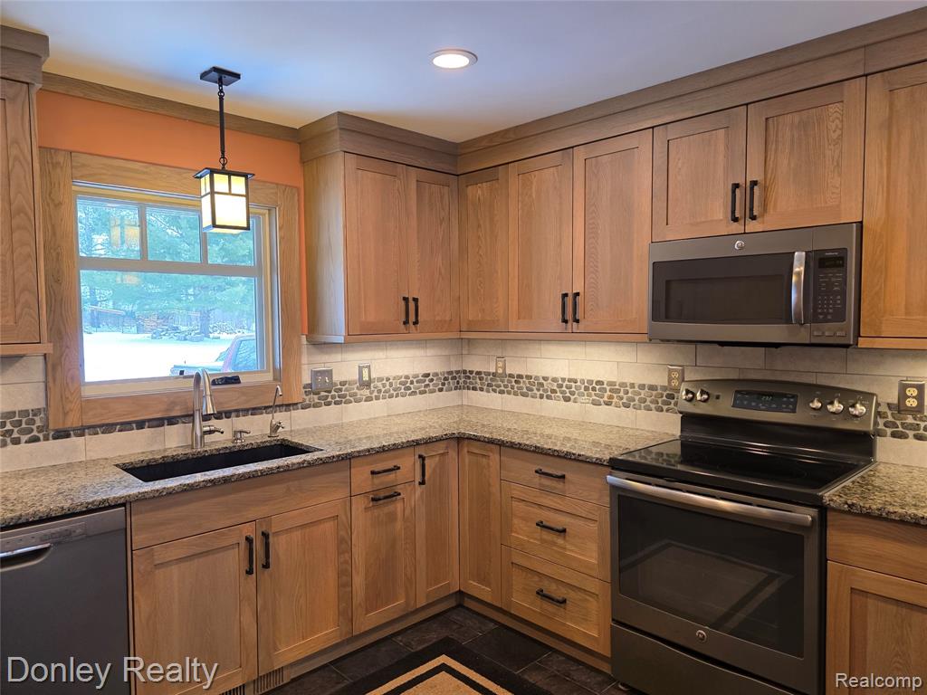 6453 Mack Road, Howell, MI 48855 — Photo 9