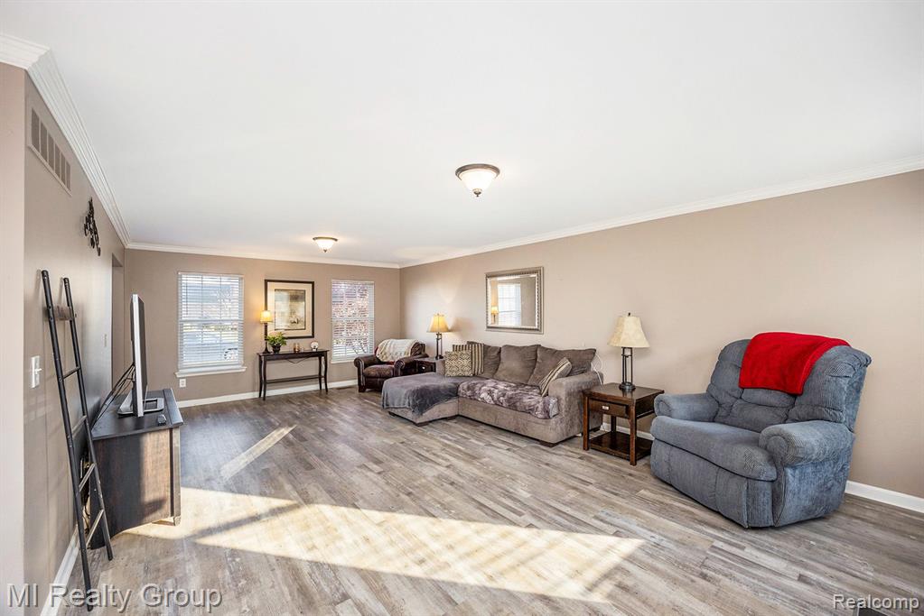 53147 Ashley Drive, New Baltimore, MI 48047 — Photo 8