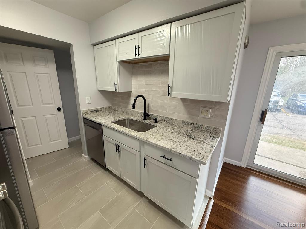 8281 BRISTOL Street, Westland, MI — Photo 9