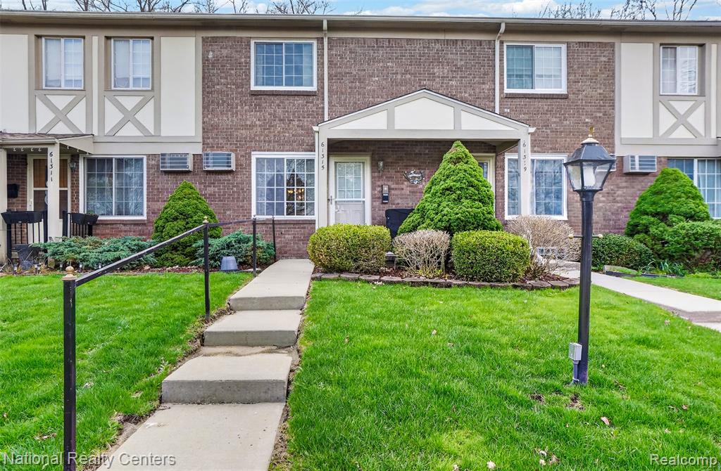 61315 Heritage Boulevard, South Lyon, MI 48178