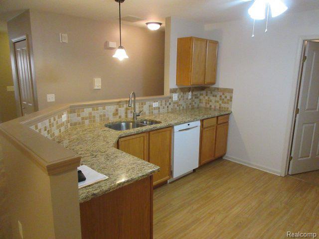 4192 BERKELEY Avenue, Canton, MI 48188 — Photo 7