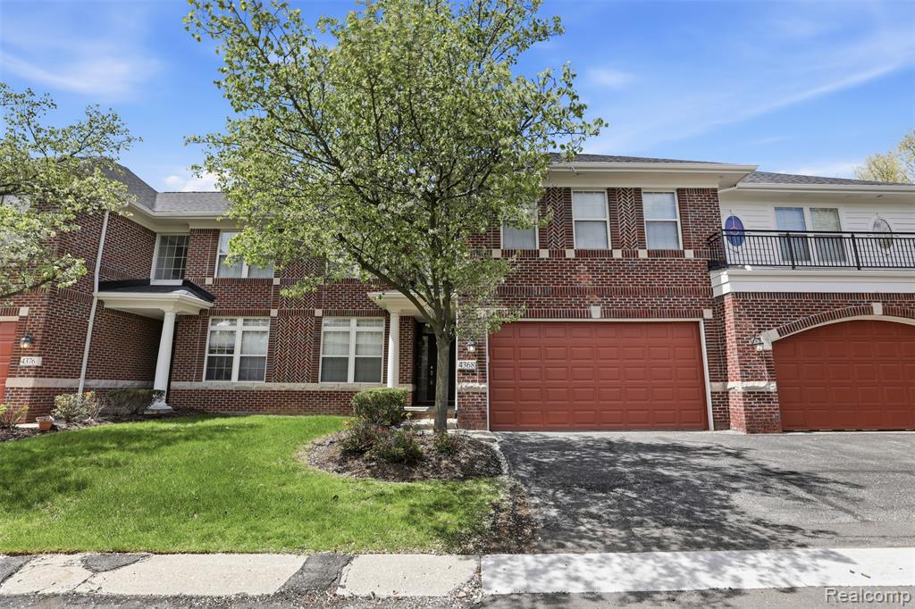 4368 Gateway Circle, West Bloomfield, MI — front exterior