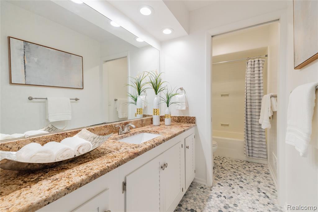 5815 Bloomfield Glens Road, West Bloomfield, MI — Photo 34