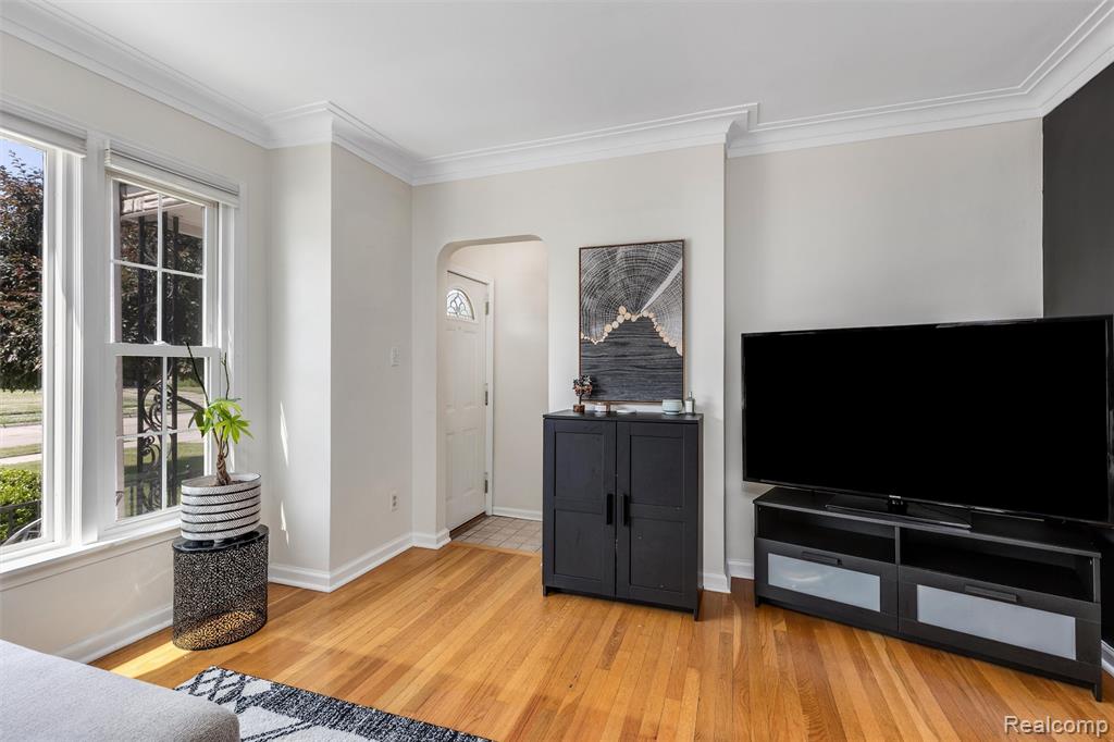 8123 McKinley, Center Line, MI 48015 — Photo 5