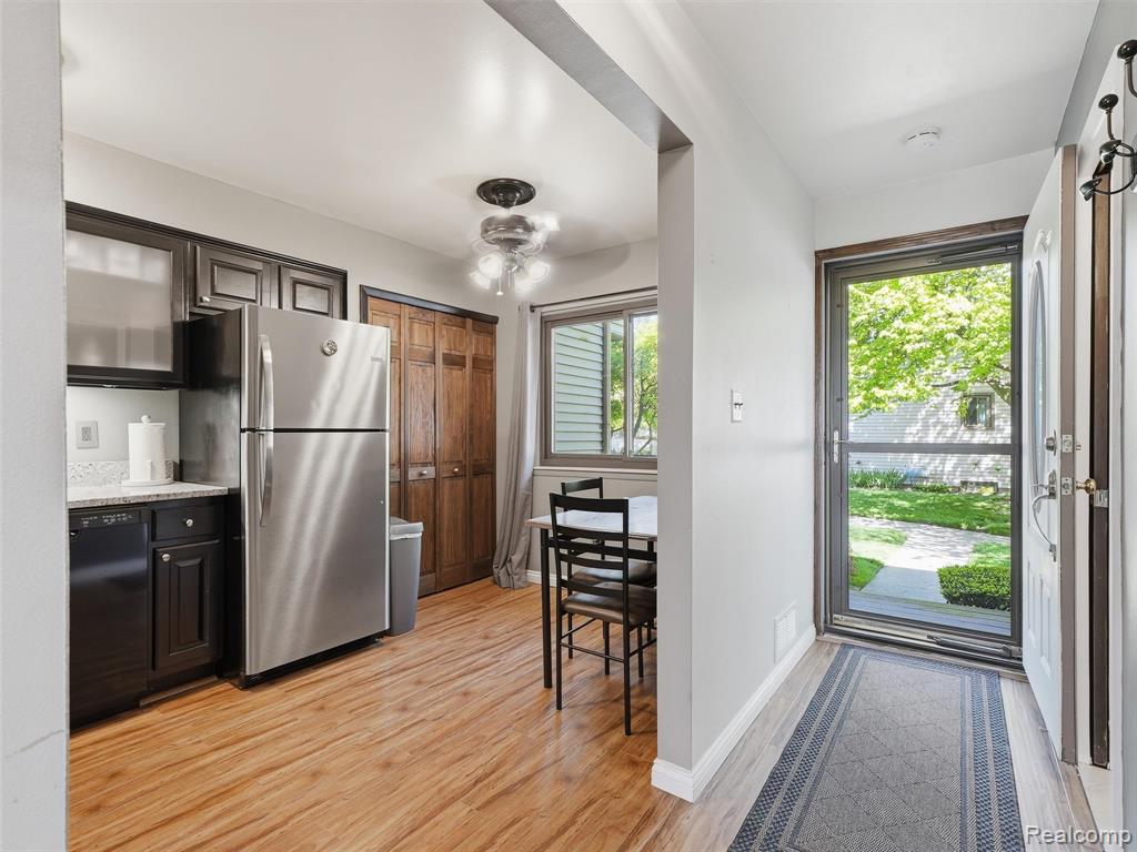 50656 Jefferson Avenue, C7, New Baltimore, MI 48047 — Photo 2