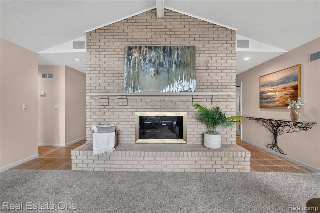 5161 Ledgewood Drive, Commerce Twp, MI 48382 — Photo 12