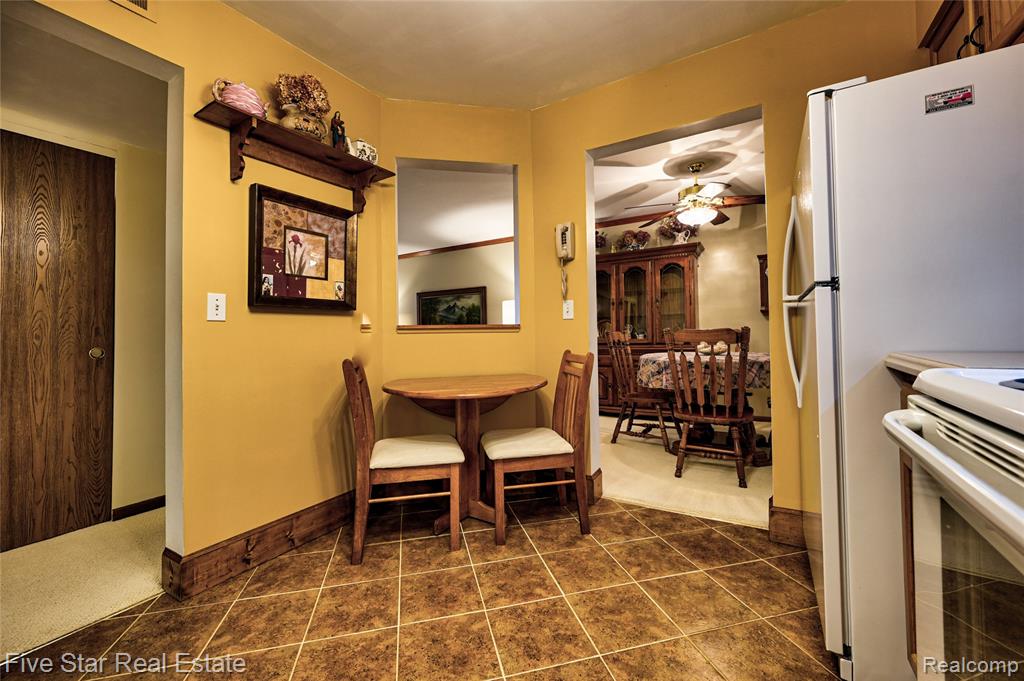 61051 Greenwood Drive, South Lyon, MI 48178 — Photo 20