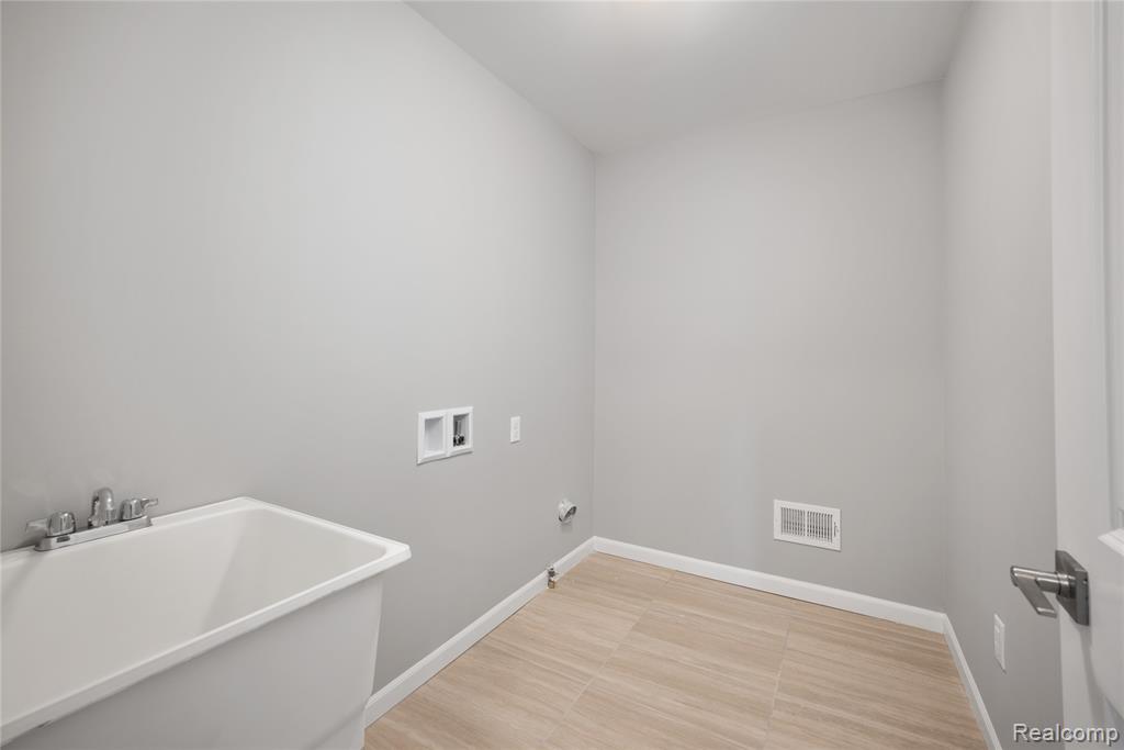 16085 Catalpa Ridge Drive, Holly, MI 48442 — Photo 17