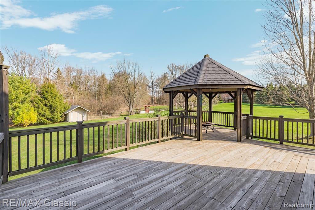 4930 Menominee Lane, Clarkston, MI 48348 — Photo 77