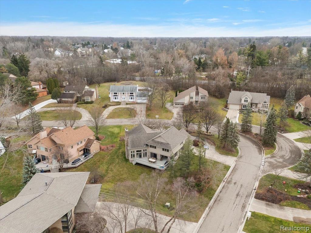 5385 POND BLUFF Drive, West Bloomfield, MI 48323 — Photo 86