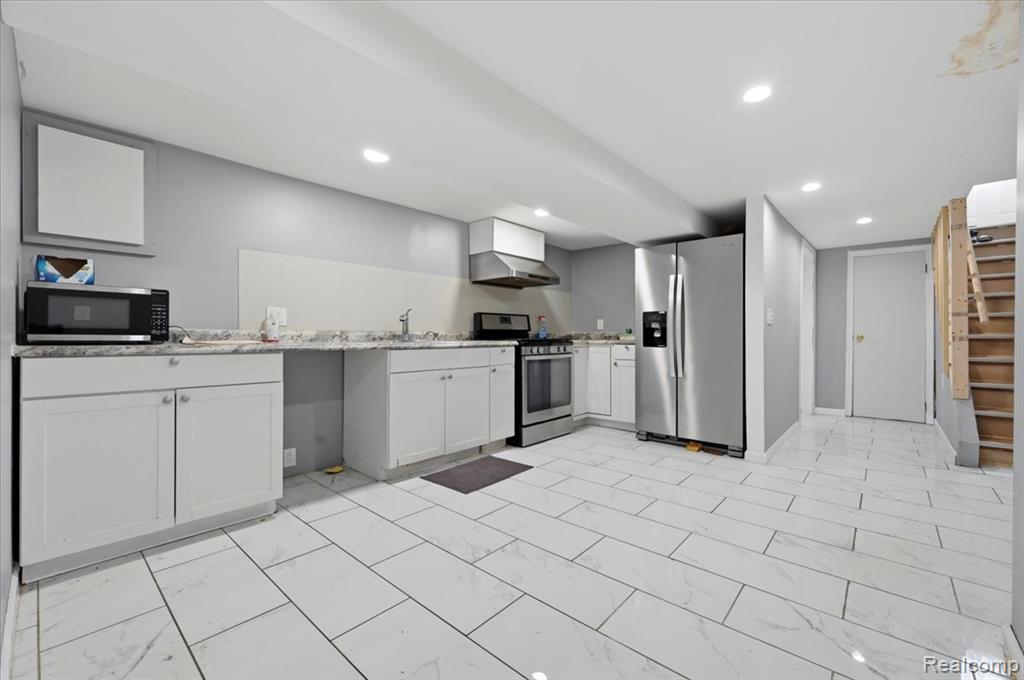8565 POTOMAC Street, Center Line, MI 48015 — Photo 25
