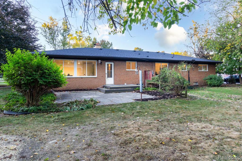 19332 Beverly Road, Beverly Hills, MI 48025 — Photo 32