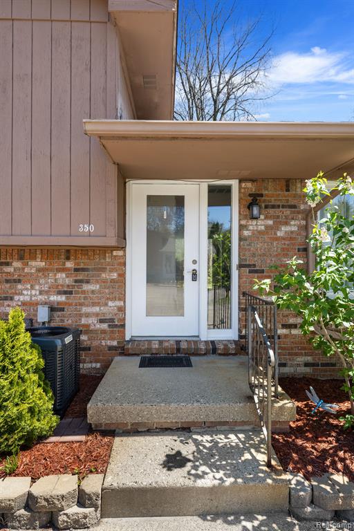 350 Oakwood Road, Ortonville, MI 48462 — Photo 5