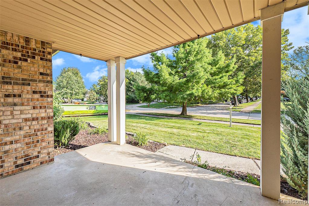 5392 Orchard Crest Drive, Troy, MI 48085 — Photo 3