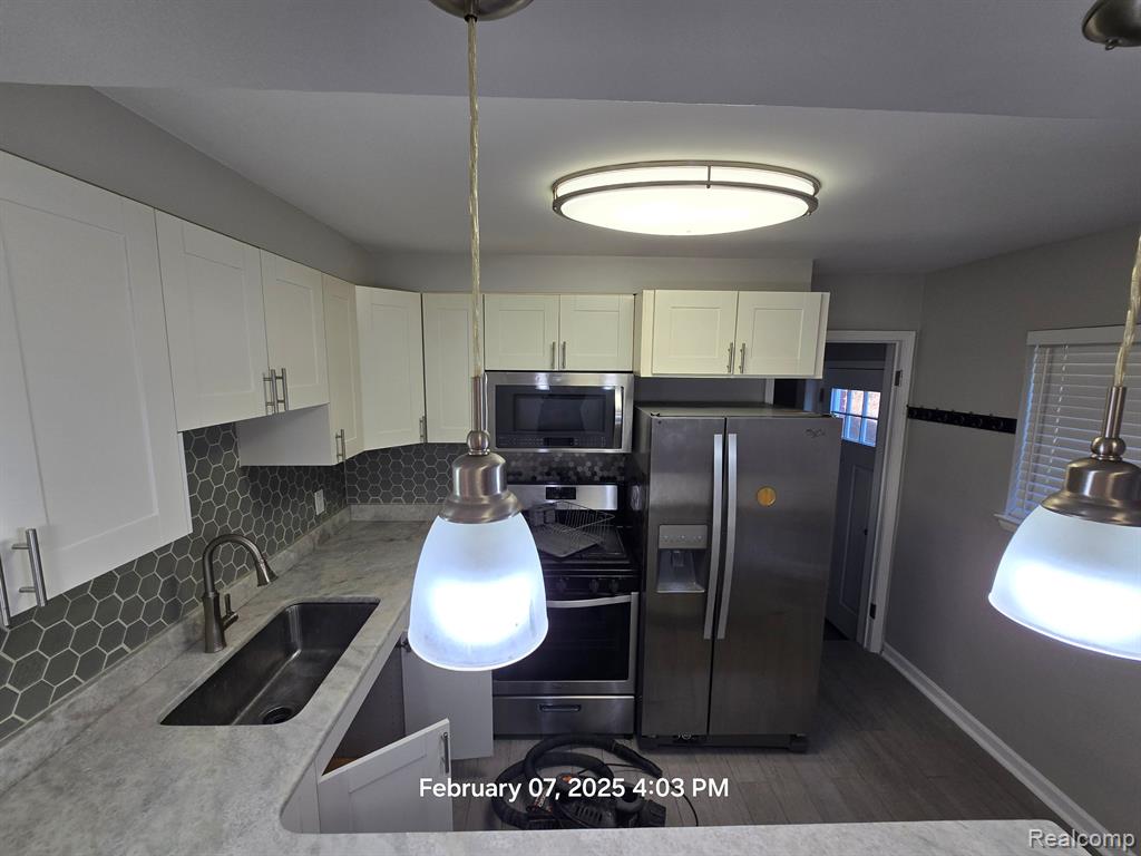 6452 ROCKDALE, Dearborn Heights, MI 48127 — Photo 16