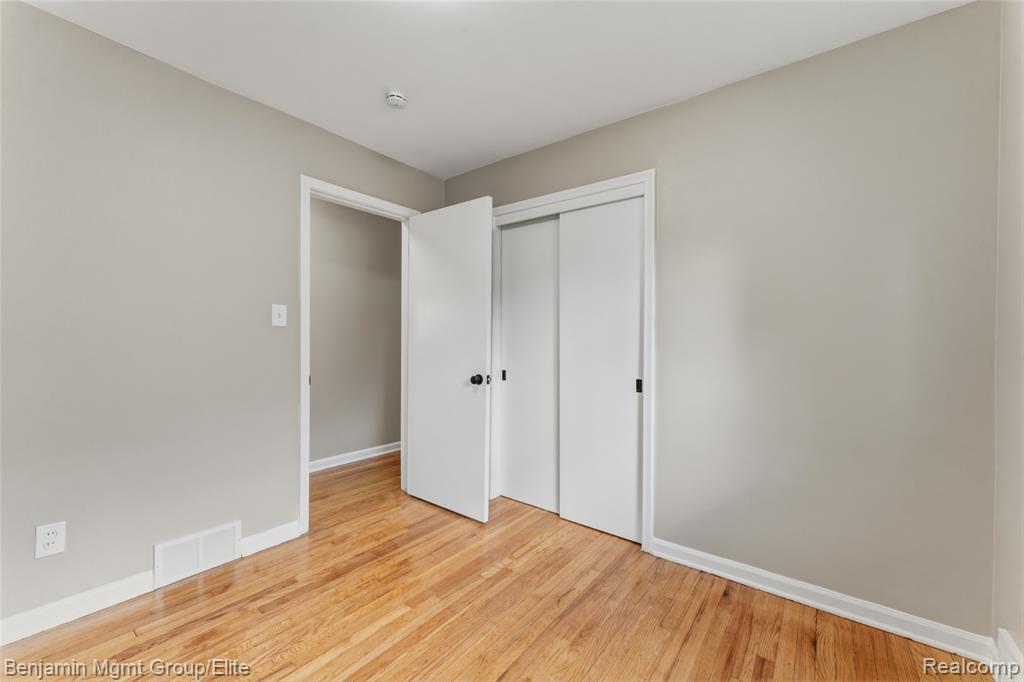 22584 Marine Avenue, Eastpointe, MI 48021 — Photo 13