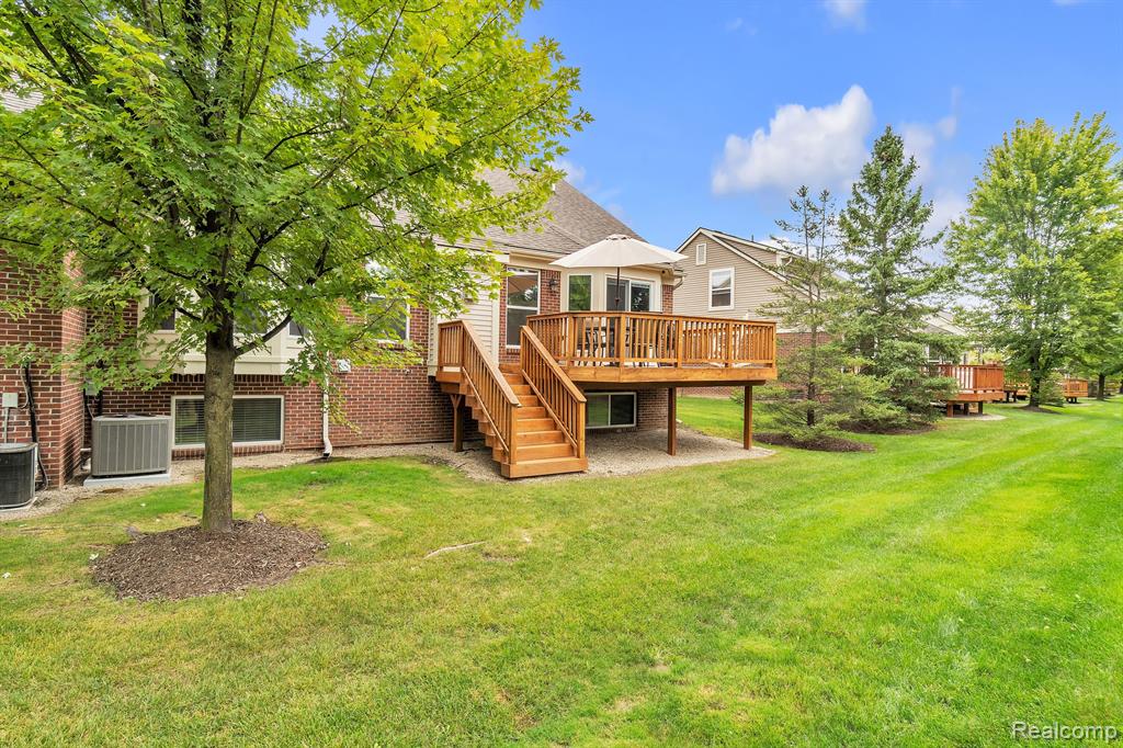 1134 Andover Circle, Commerce Twp, MI 48390 — Photo 43