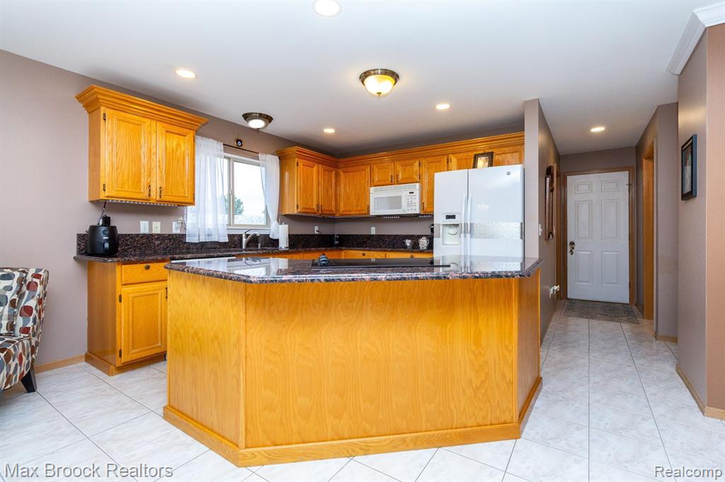 50592 MURRAY Drive, Macomb, MI 48044 — Photo 11