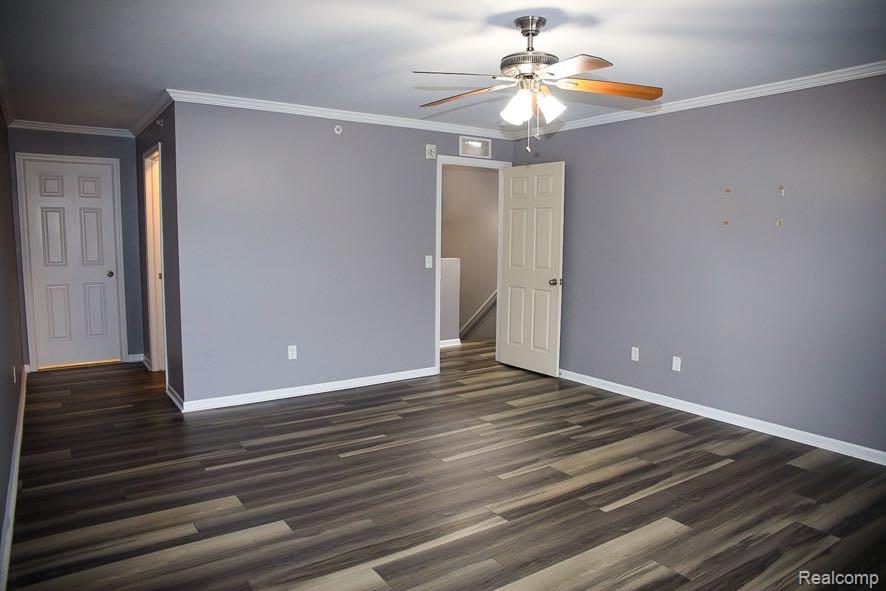 11405 N Woods Drive, Shelby Twp, MI 48317 — Photo 17