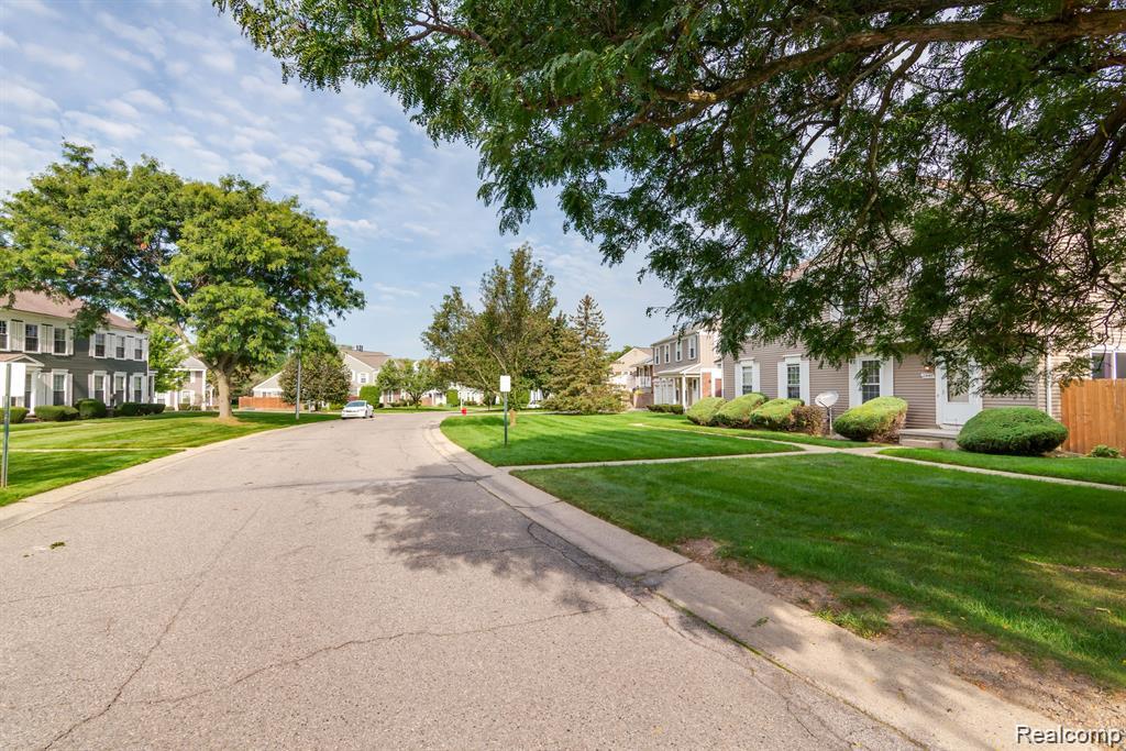 23465 Danberry Lane, Novi, MI — Photo 19