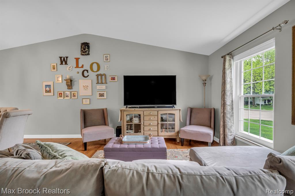 591 S Spinningwheel Lane, Bloomfield Hills, MI 48304 — Photo 3