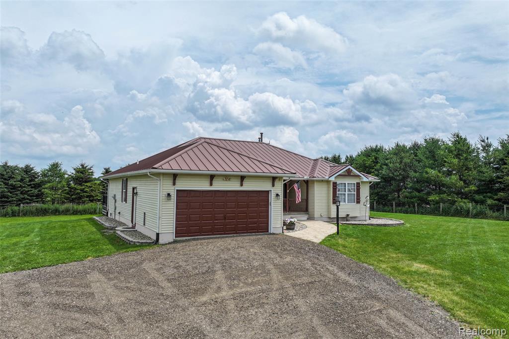 5465 Maple Valley Road, Brown, MI 48416 — Photo 33