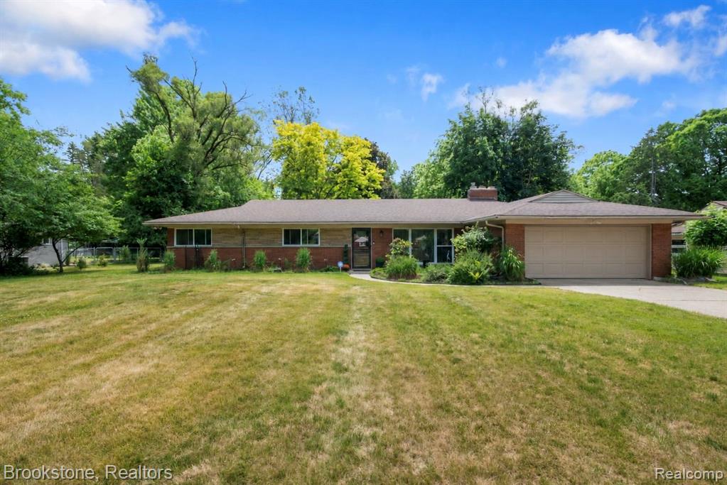 26095 Rangemore Street, Southfield, MI 48033