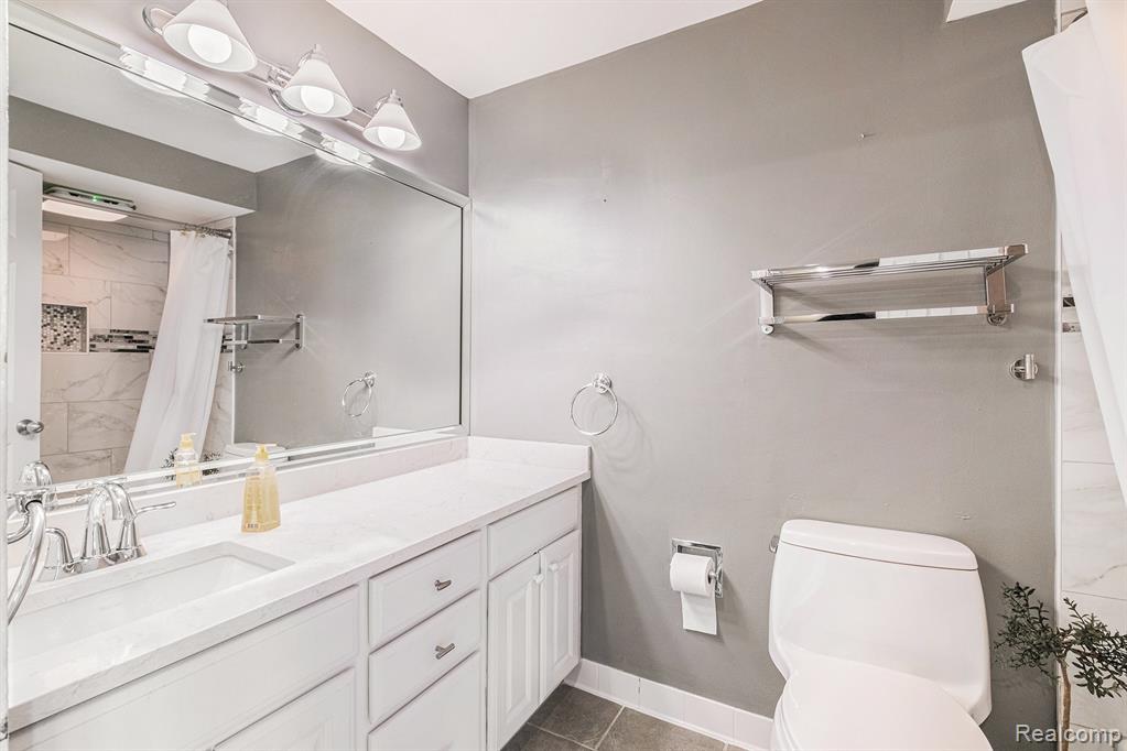 6300 Laurentian Court, Flint, MI 48532 — Photo 15