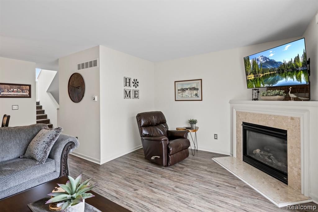 6335 Waldon Center Drive, Unit #16, Clarkston, MI — Photo 15