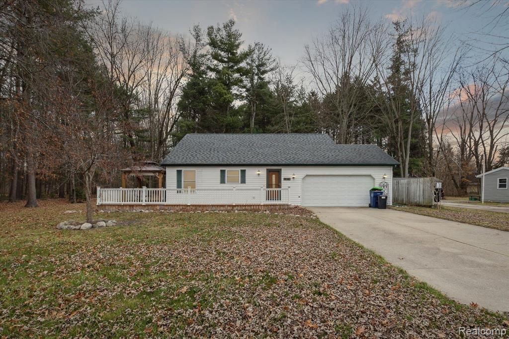 1050 PARK, St. Charles, MI 48655 — front exterior