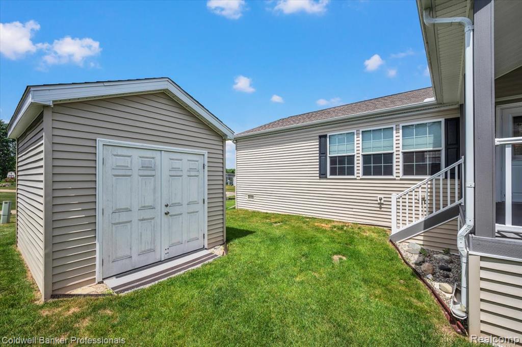 289 Pompano Court, Lapeer, MI 48446 — Photo 21