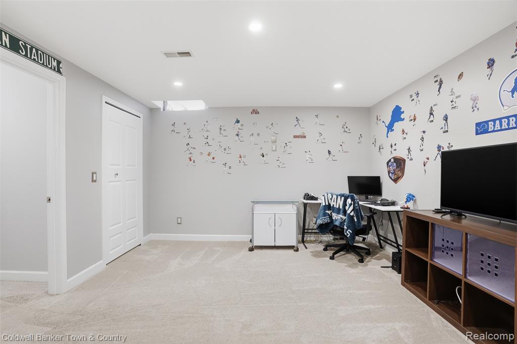 7431 Oceola Farms Court, Howell, MI 48855 — Photo 36