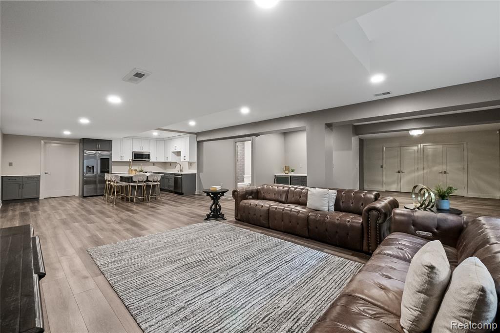 3824 Poppleton Court, Troy, MI 48084 — Photo 36