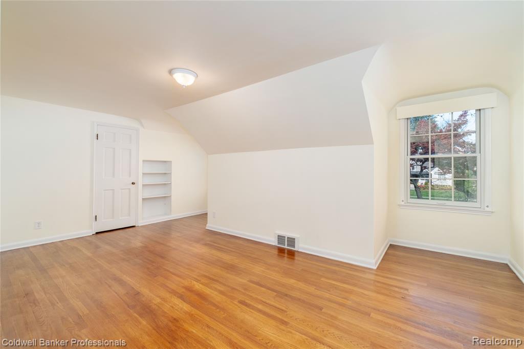 499 Sunningdale Drive, Grosse Pointe Woods, MI 48236 — Photo 27