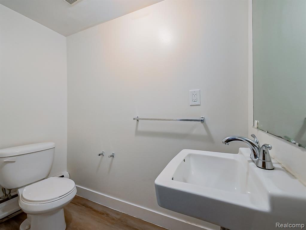 151 Huronview Court, White Lake, MI — Photo 13