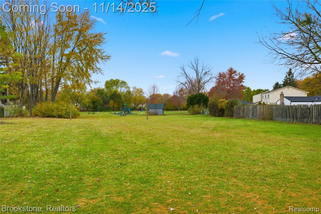 875 Meadowlake Road, Canton, MI 48188 — Photo 31