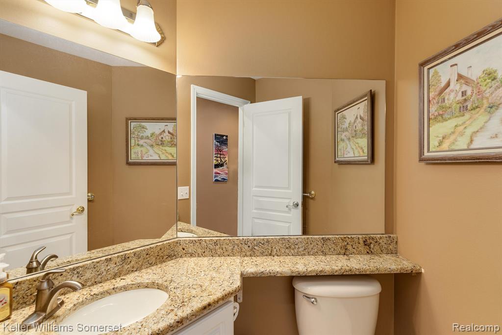 55328 BELMONT Drive, Shelby Twp, MI 48315 — Photo 37