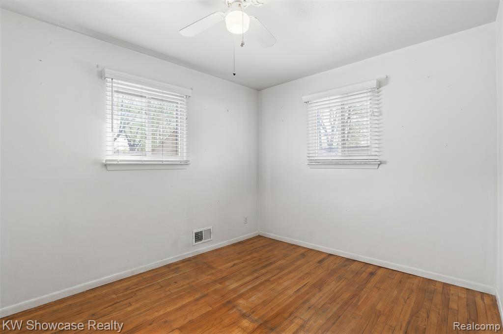 25715 Norfolk Street, Dearborn Heights, MI 48125 — Photo 11